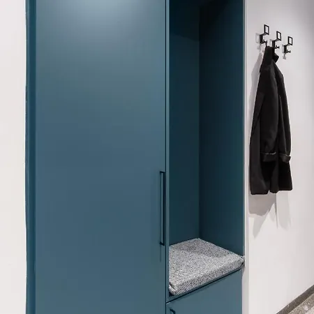 Apartment Days - Designer W Fold-up Bed - Trendy Neighborhood Prague