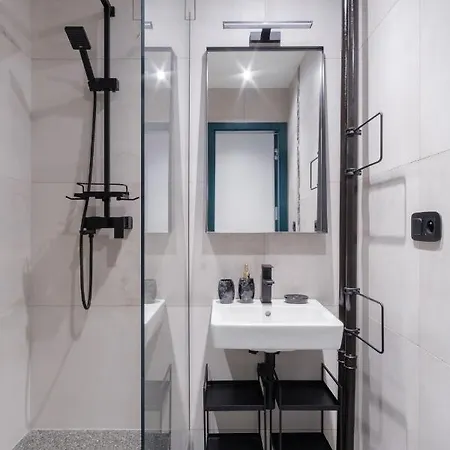 Apartment Days - Designer W Fold-up Bed - Trendy Neighborhood Prague