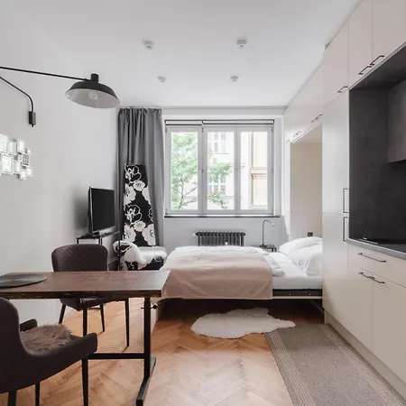 Days - Designer W Fold-up Bed - Trendy Neighborhood Apartment Prague