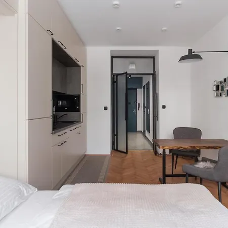 Apartment Days - Designer W Fold-up Bed - Trendy Neighborhood *